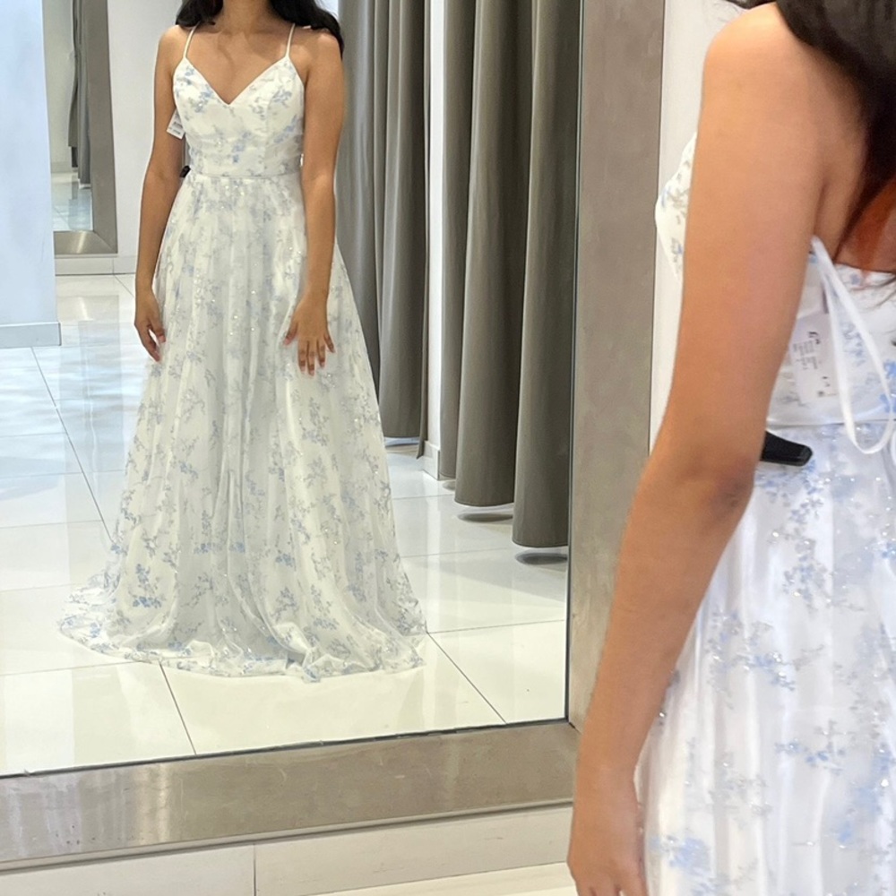 LONG WHITE PROM DRESS - Camille La Vie - size 0